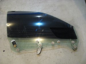 02 Subaru IMPREZA Front RH Door Glass  R9924