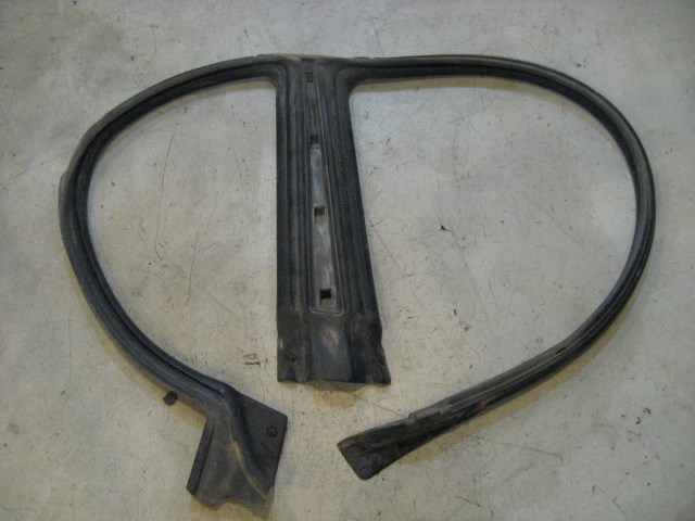02 Subaru IMPREZA RH Passenger ABC Pillar Body Seal  R9926