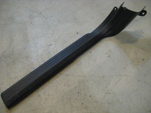 02 Subaru IMPREZA Front LH Driver Door Sill Plate  R9931