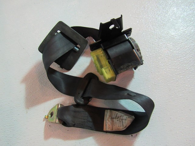 02 Subaru IMPREZA Rear LH Driver Seat Belt  R9936