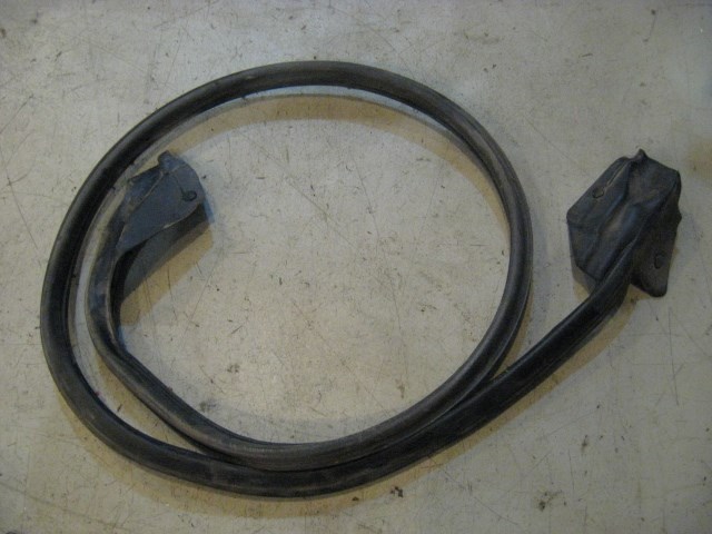 02 Subaru IMPREZA Rear LH Driver Door Seal  R9985