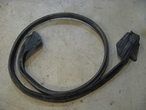 02 Subaru IMPREZA Rear LH Driver Door Seal  R9985