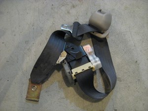 02 Subaru IMPREZA Rear LH Driver Seat Belt  R9995