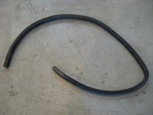 02 Subaru IMPREZA Rear RH Passenger Door Seal  R10013