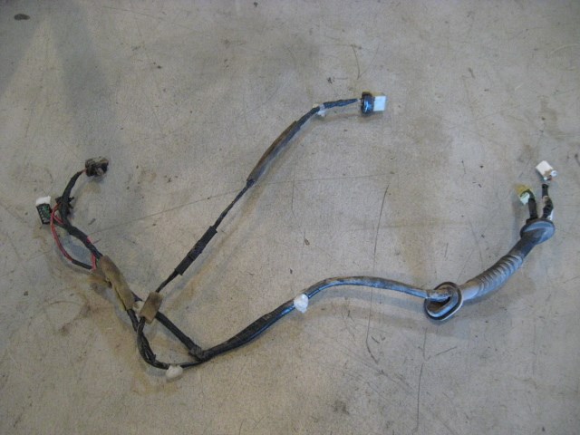 02 Subaru IMPREZA Rear RH Passenger Door Harness 81822FE000 R10014