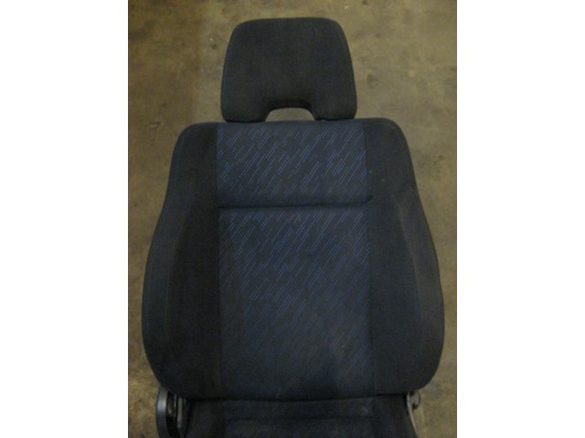 02 Subaru IMPREZA Front RH Passenger Seat  R10062