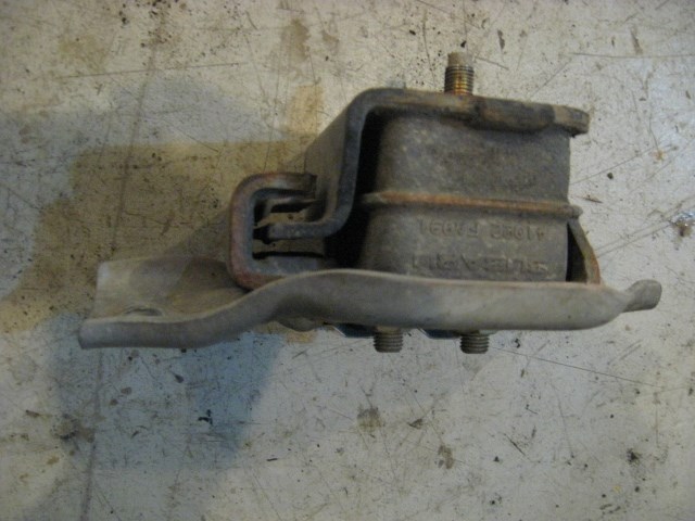 02 Subaru IMPREZA LH Driver Motor Mount  R10091