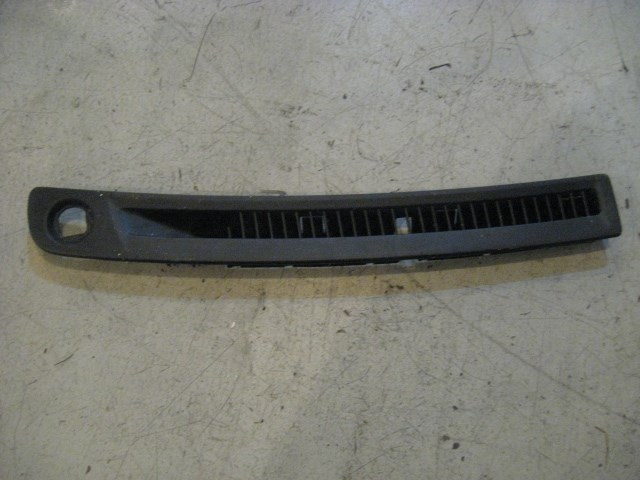 05 Infiniti G35 RH Upper Dash Vent  R10120