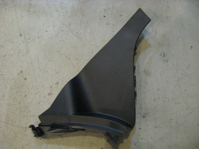 05 Infiniti G35 RH Passenger Lower Kick Panel 68134 AC700 R10132