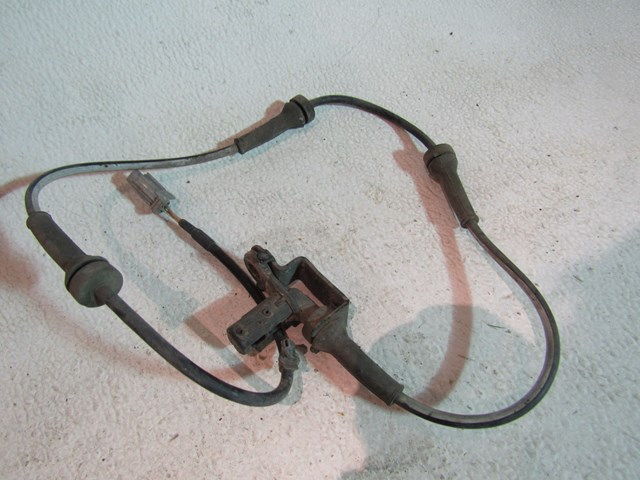 05 Infiniti G35 Front RH Passenger ABS Sensor  R10145