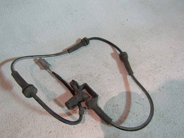 05 Infiniti G35 Front RH Passenger ABS Sensor  R10145
