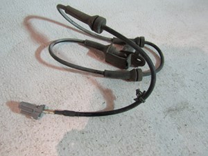 05 Infiniti G35 Front RH Passenger ABS Sensor  R10145