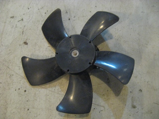 05 Infiniti G35 LH Radiator Fan Motor  R10184