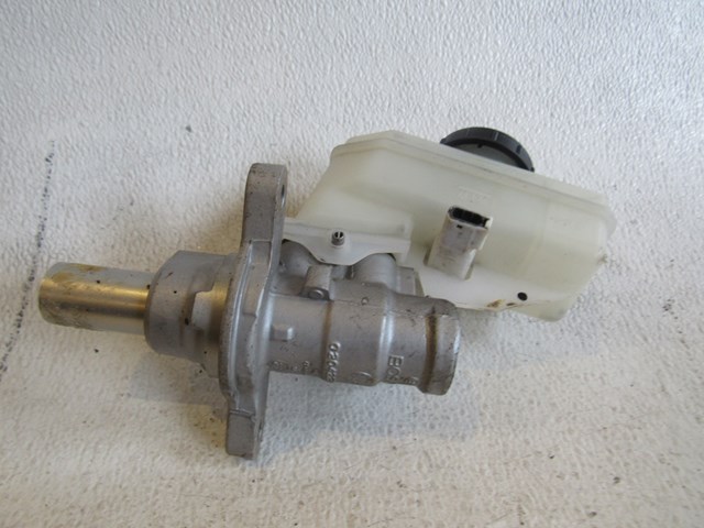 05 Infiniti G35 Brake Master Cylinder  R10187