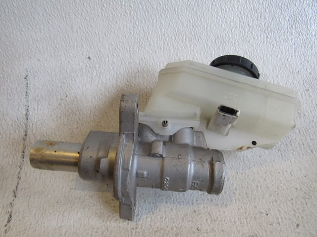 05 Infiniti G35 Brake Master Cylinder  R10187