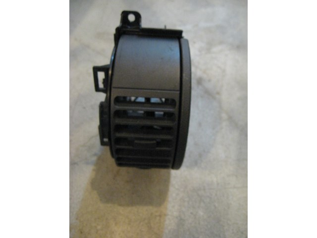 05 Infiniti G35 LH Driver Dash Vent  R10209