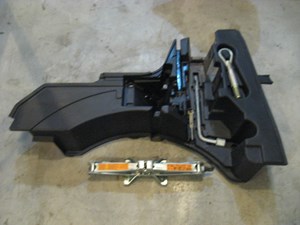 05 Infiniti G35 Jack Set & Trunk Trim  R10299
