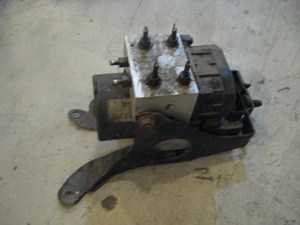 98 Subaru IMPREZA Wagon ABS Pump 27531 AC040 R10374