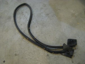 98 Subaru IMPREZA Front RH Door Seal  R10399