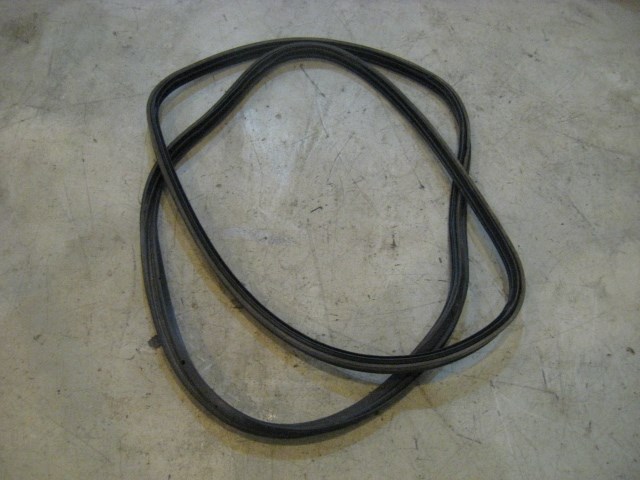 98 Subaru IMPREZA Wagon Hatch Seal  R10484