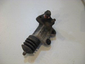 2003 Nissan 350Z Clutch Slave Cylinder OEM R10534
