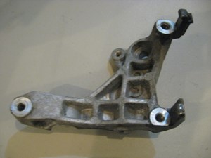05 Infiniti G35 AC Compressor Bracket  R10553