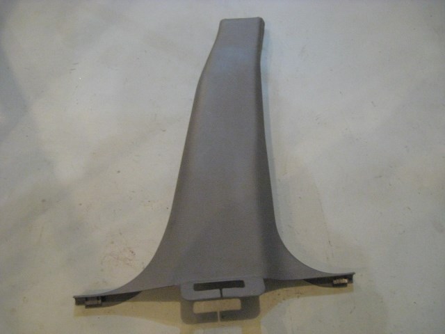 98 Subaru IMPREZA RH Passenger Lower B Pillar Trim 94061FA000 R10614