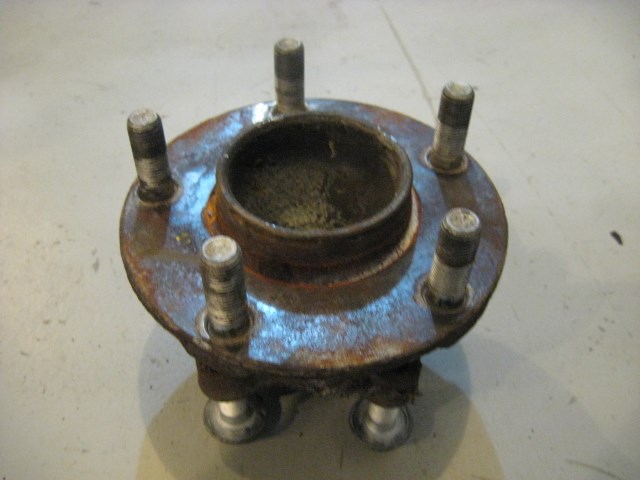 03 Nissan 350Z Front Hub Assembly  R10668