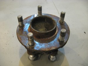 03 Nissan 350Z Front Hub Assembly  R10668