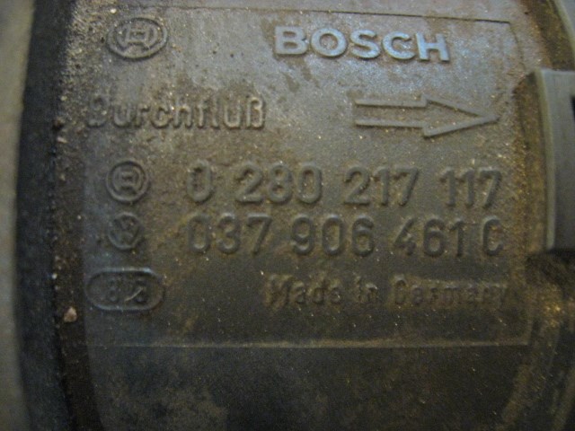 96 Volkswagen JETTA Mass Airflow Sensor / Housing 280 217 117 R10948