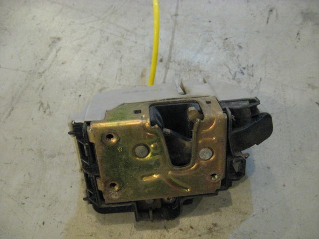 96 Volkswagen JETTA Front RH Passenger Lock Actuator  R10963