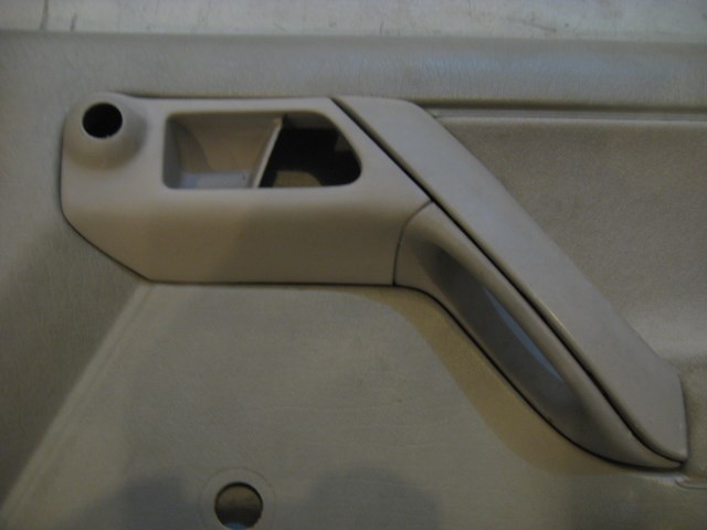 96 Volkswagen JETTA Front RH Passenger Door Panel  R11039