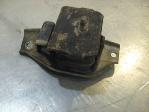 02 Subaru IMPREZA WRX LH Engine Mount  R19589