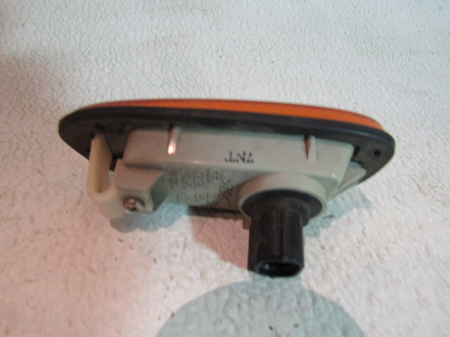 99 Subaru IMPREZA RH Fender Side Marker Lamp  R19600