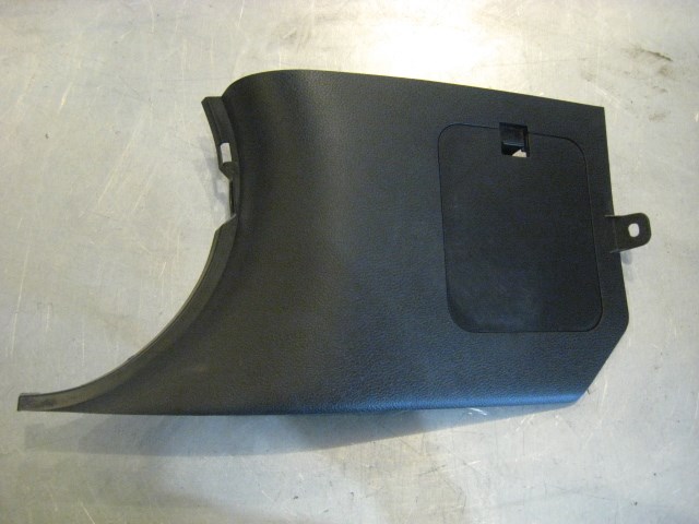 06 Nissan 350Z LH Lower Kick Panel Fuse Cover 66901 CD000 R19674