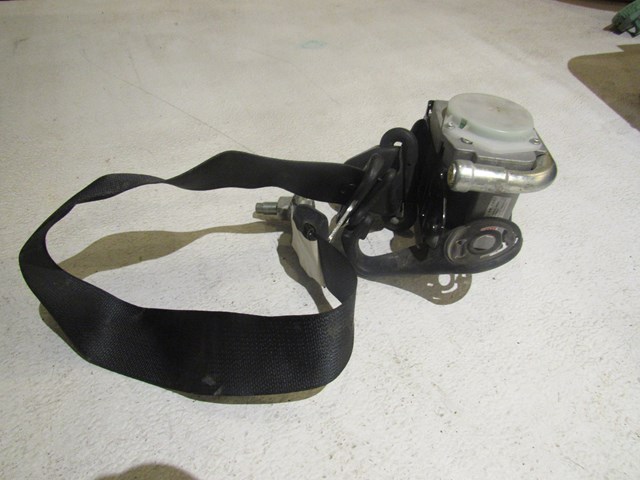 06 Nissan 350Z LH Driver Seat Belt  R19763