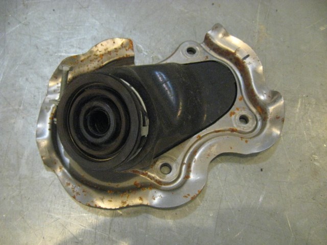 06 Nissan 350Z Firewall Steerng Column Boot Bracket  R19798