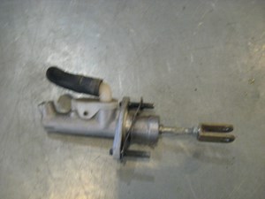 2006 Nissan 350Z Clutch Master Cylinder OEM R19823
