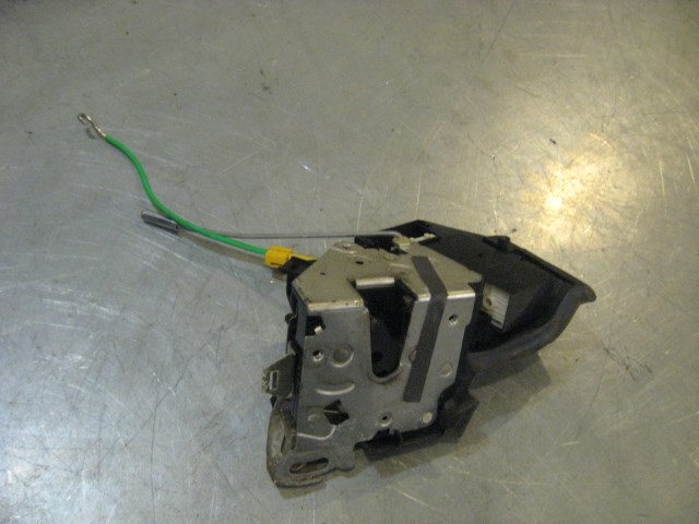 00 BMW M5 Front RH Door Lock Actuator 67118352165 R19907