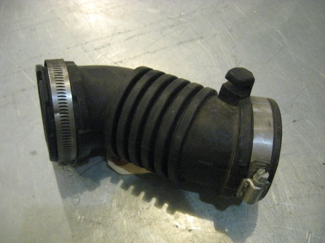 02 Subaru IMPREZA Air Intake Tube  R20136