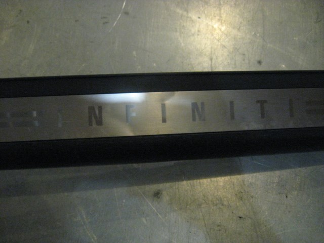06 Infiniti G35 Front RH Door Sill Trim Plate 76894 AL500 R20155