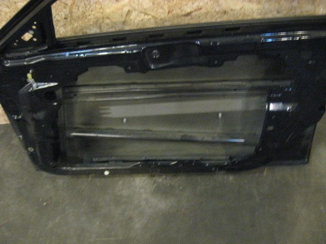 06 Infiniti G35 Super Black Front RH Door Shell  R20190