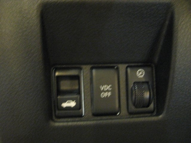 06 Infiniti G35 LH Driver Under Column Trim Panel  R20212