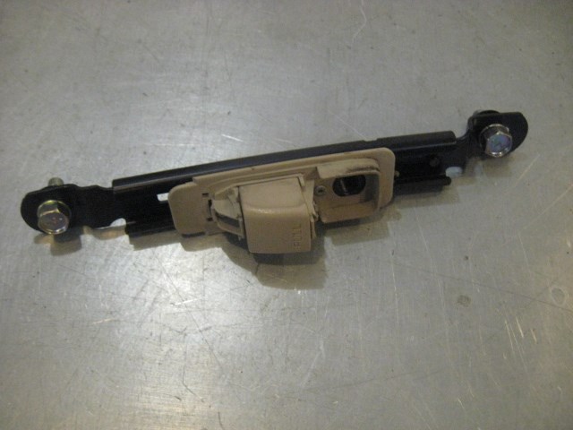 06 Infiniti G35 Front LH Seat Belt Adjuster Bracket  R20238