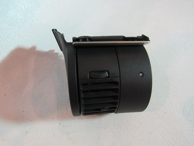 06 Infiniti G35 LH Driver Dash Vent  R20242