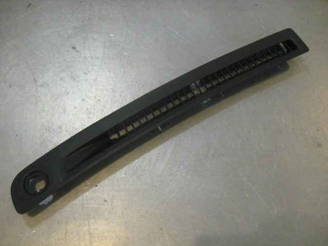 06 Infiniti G35 LH Driver Upper Dash Vent  R20246