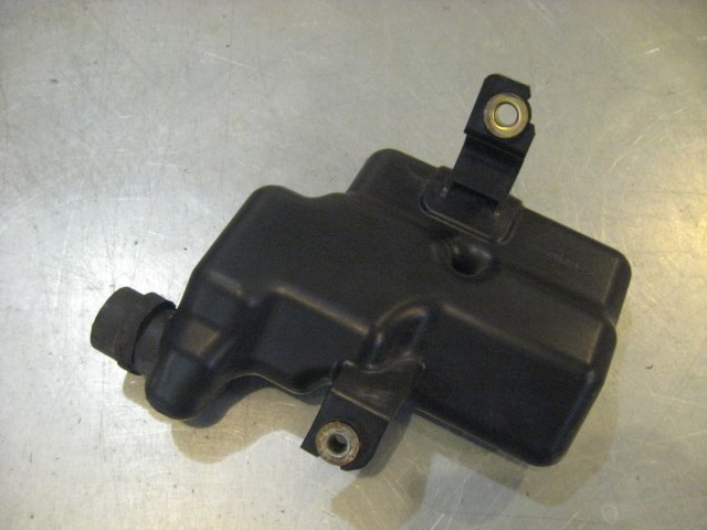 06 Infiniti G35 Air Intake Resonator  R20258