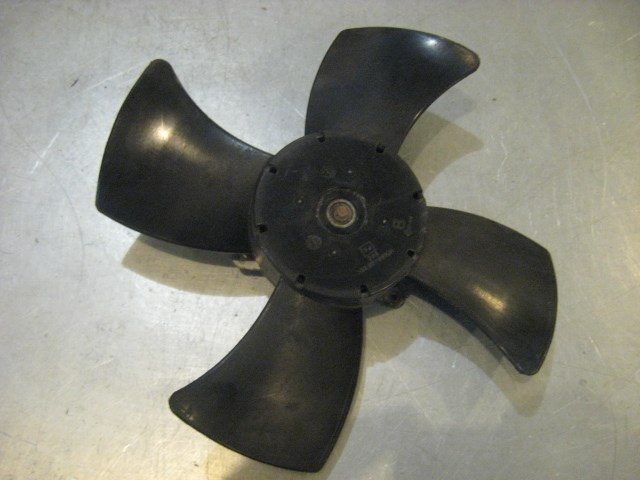 06 Infiniti G35 RH Passenger Cooling Fan Motor  R20260