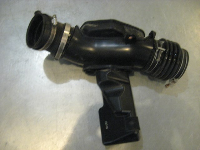 06 Infiniti G35 Air Intake Tube  R20261