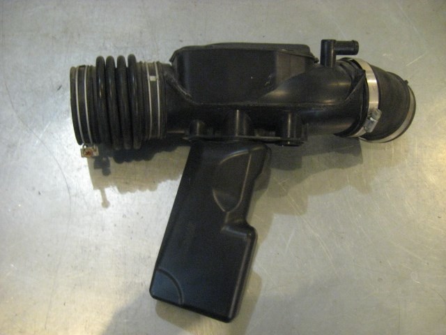 06 Infiniti G35 Air Intake Tube  R20261